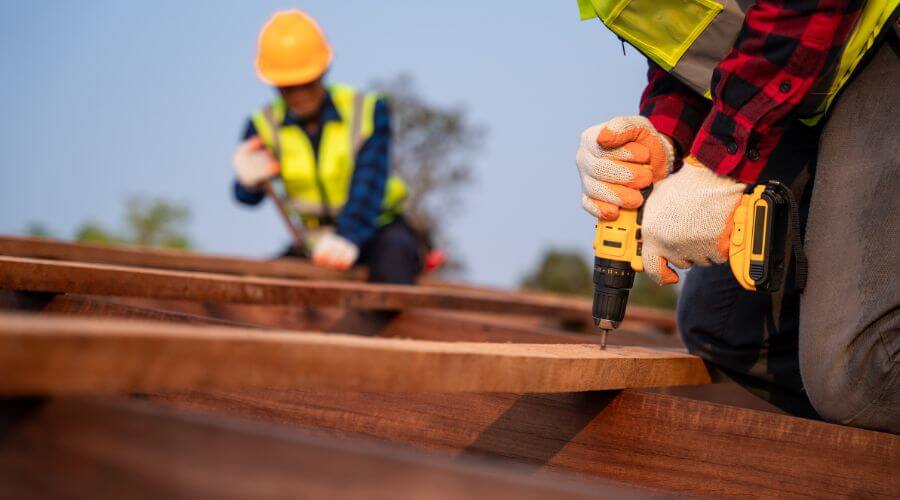 Expert Emergency Roof Repairs services in Cornland, IL